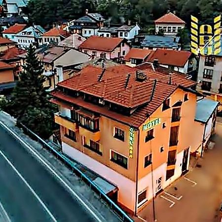 Garni Motel Aba Travnik Exteriér fotografie